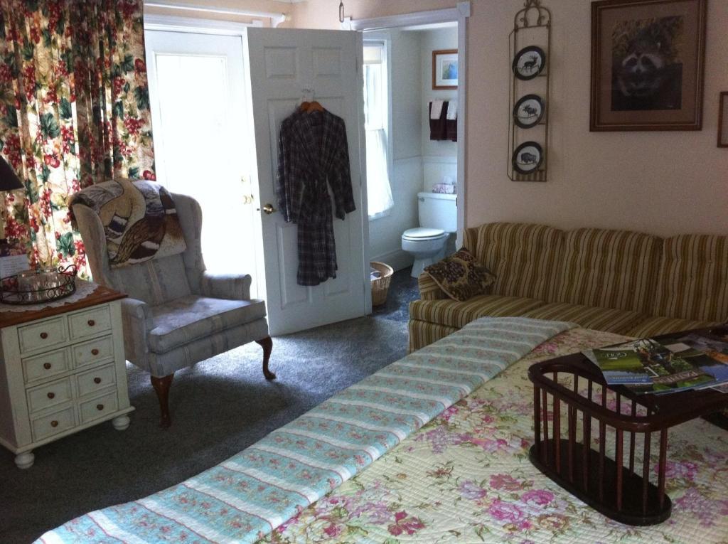 Emerald Necklace Inn Bed And Breakfast Lakewood Bilik gambar